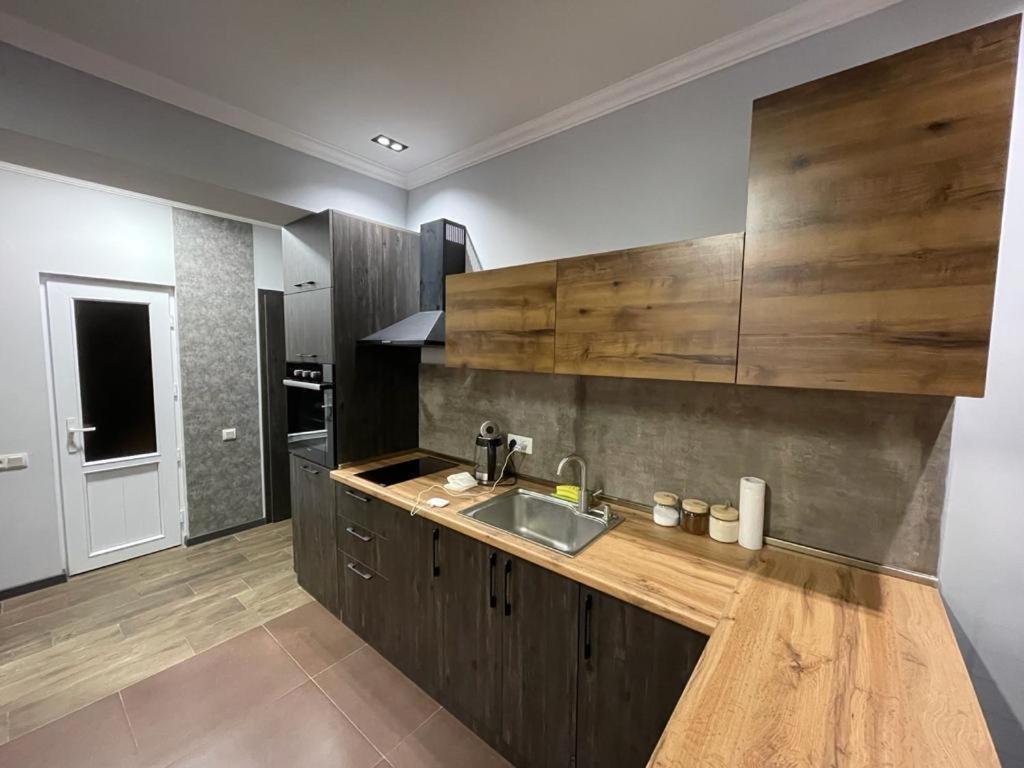 One Central Apartment Γιερεβάν Εξωτερικό φωτογραφία
