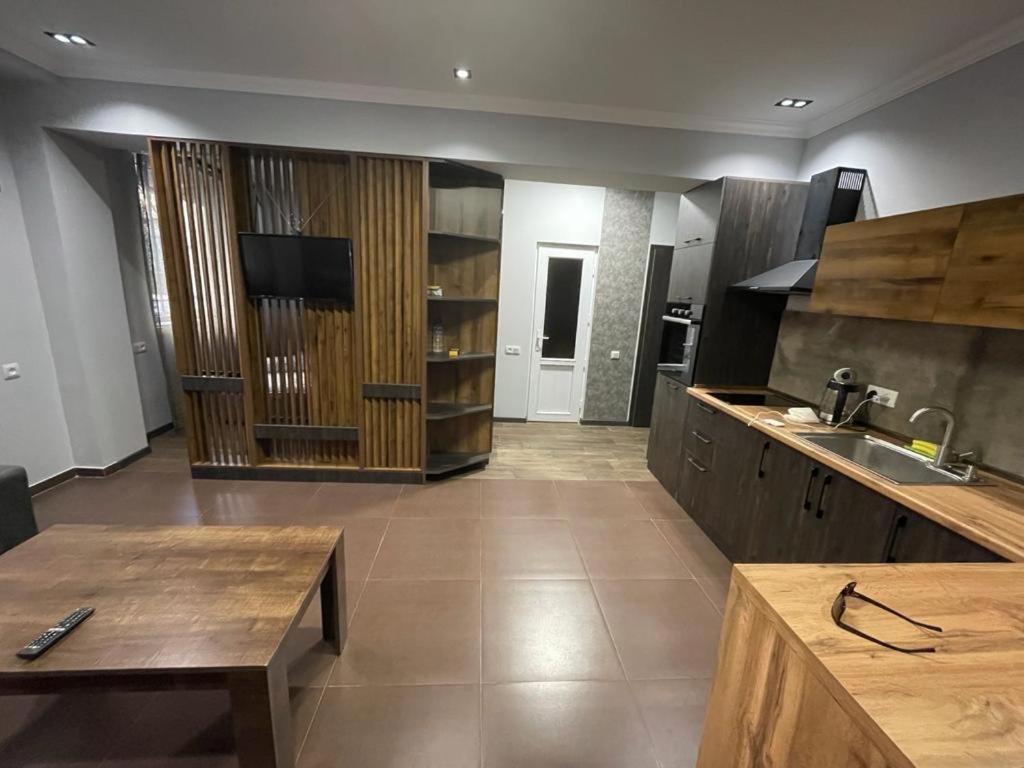 One Central Apartment Γιερεβάν Εξωτερικό φωτογραφία